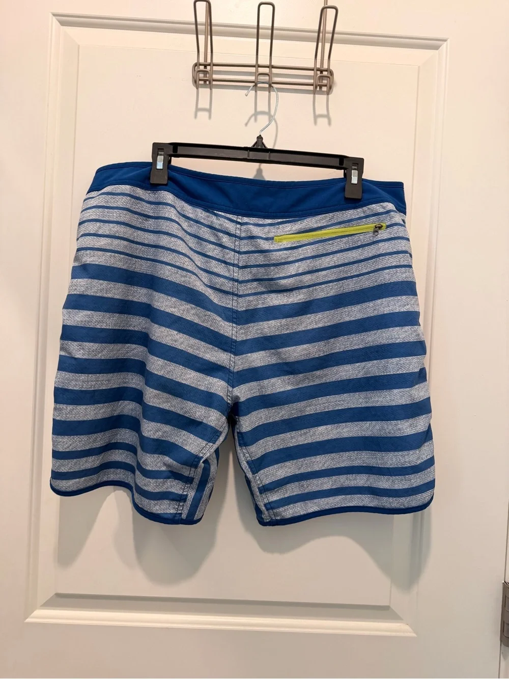 The North Face Blue and White Stripe 4-Way Stretch Boardshorts Swim Size 38